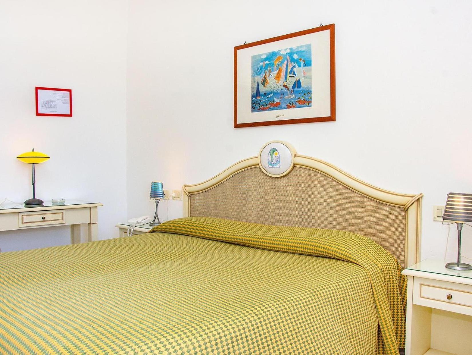 Standard Double Room,666387519:JPEG