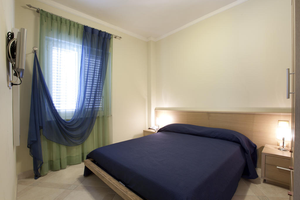 One-Bedroom Apartment,248803309:JPEG