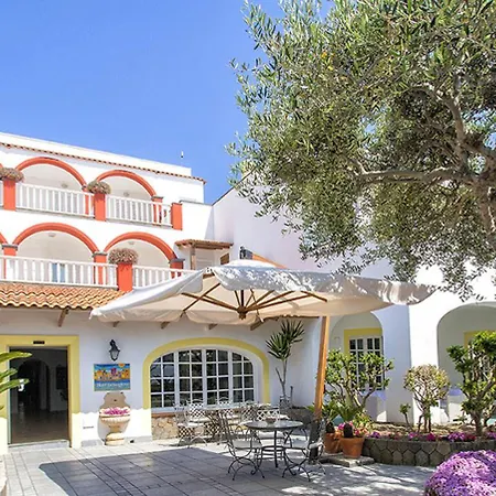 Hotel La Scogliera-2